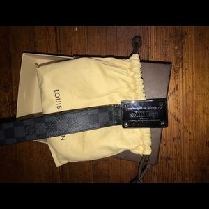 Louis Vuitton reversible men’s belt size 36